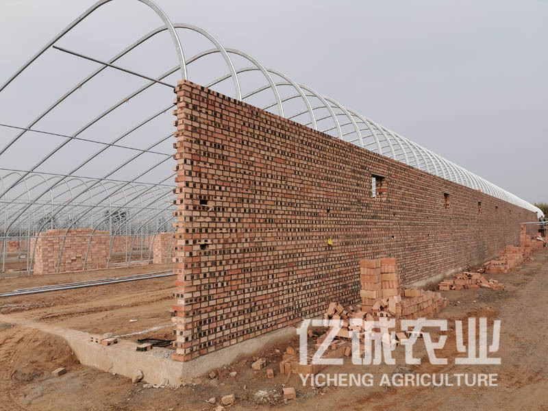 一個(gè)完整的日光溫室大棚建設(shè)工程包括哪幾部分？有什么優(yōu)點(diǎn)和缺點(diǎn)？
